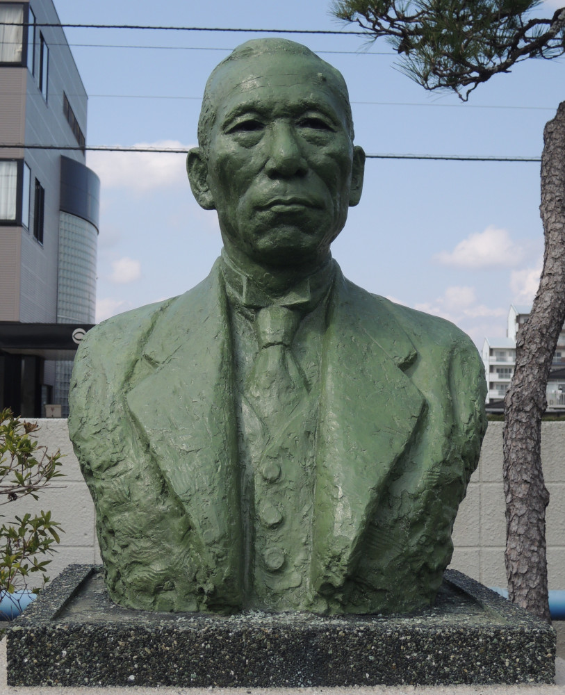 胸像メンテナンス実績　～株式会社佐賀鉄工所様～